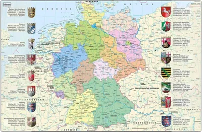 Produktbild von Idena 10448 - Schreibtischunterlage mit zwei Einstecktaschen, Deutschlandkarte, ca. 58,5 x 38,5 cm groß, praktisches Zubehör für Kinder-, Jugend- und Arbeitszimmer