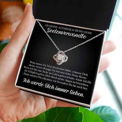 Produktbild von Halskette für Damen u. Mädchen - ideales Geschenke für Frauen mit 14K Weißgold Anhänger und Zirkonia Kristallen mit liebevoller Inschrift - LUX