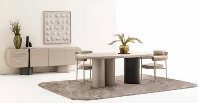 Productafbeelding van Elegant set voor de eetkamer: eettafel met 2 stoelen en een modern bijzetmeubel