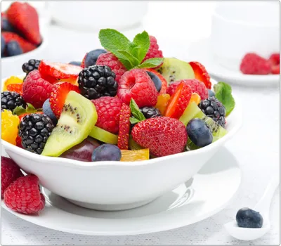 Produktbild von Spritzschutz Herdabdeckplatte Schneidebrett aus Glas Obstsalat in Schüssel 1-Teilig (60x52cm)