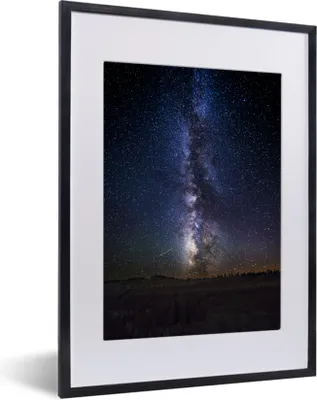 Produktbild von MuchoWow® MuchoWow® Gerahmtes Poster Milchstraße am dunklen Himmel 30x40 cm - Poster mit zchwarzem Bilderrahmen - Wandposter Schlafzimmer