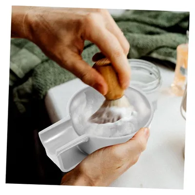 Produktbild von Kleine Rasierschale aus Kunststoff mit stabilem Fuß für die Herrenrasur