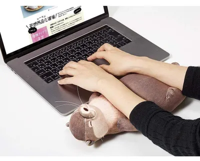Produktbild von Superweiches Otter-Handgelenkstützkissen 40 cm für Kinder