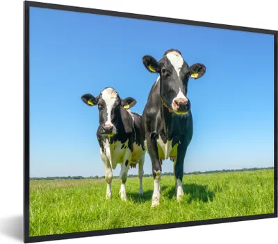 Produktbild von MuchoWow® Gerahmtes Poster Kühe - Weide - Tiere - Bauernhof 80x60 cm - Poster mit Schwarzem Bilderrahmen Wandposter Rahmen Foto Bilder - Schwarzem - Mit Gestell