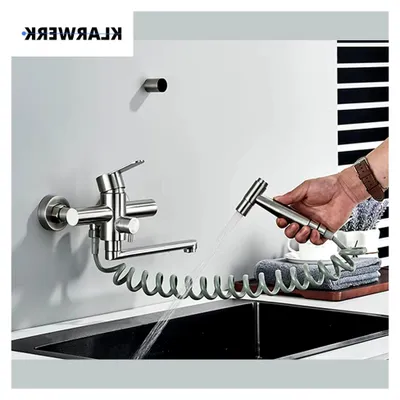 Produktbild von Max | Wandmontierte Gastronomiearmatur Silber gebürstet | Edelstahl Küchenarmatur mit Handbrause | Wasserhahn mit 2 Brausen und flachem Auslauf