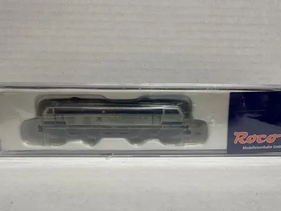 Produktbild von Roco N Diesellok BR 215 046-4 DB beige/ozeanblau 23422