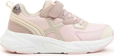 Productafbeelding van Sneakers van het merk Munich, model 8890116, in de kleur roze, maat 35