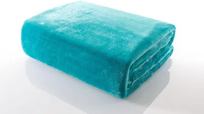 Produktbild von GÖZZE Premium Memphis Wohndecke daunenweiche federleichte Mikrofaser-Kuscheldecke mit samtigem Hautgefühl Petrol 180 x 220 cm