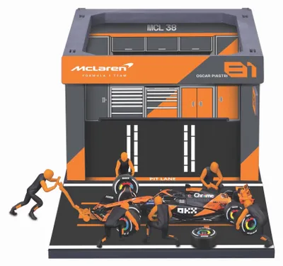 Zdjęcie produktu dla Bburago F1 – model samochodu McLaren MCL38 2024 z dioramą Piastri, skala 1:43