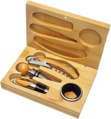 Produktbild von Famanu Weingeschenkset mit Holzaccessoires, Vakuumverschluss und Ausgießer - Geschenkset