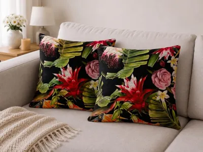 Obrázok produktu pre Sada dvoch dekoratívnych vankúšikov, 45 × 45 cm – Vankúšiky s výplňou, pripravené na použitie – Čierny zamat s exotickým kvetinovým vzorom