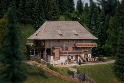Image de Maquette anniversaire Faller « Öhlermühle » avec figurine 232012