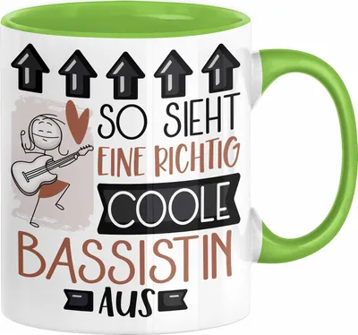 Produktbild von Bassistin Geschenk Tasse Geschenkidee für Bassistin Geburtstag Weihnachten Spruch So Sieht Eine Richtig Coole Bassistin Aus Kaffee-Becher  (Grün)
