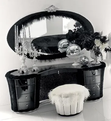 Produktbild von Casa Padrino Luxus Barock Schlafzimmer Set Schwarz / Silber / Weiß - 1 Barock Schminkkommode & 1 Barock Spiegel & 1 Barock Hocker - Prunkvolle Barock Schlafzimmer & Hotel Möbel - Italy