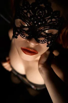 Produktbild von Damen Augenmaske mit Spitze in Schwarz - Venezianischer Kostümmasker für Karneval & Halloween