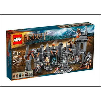 The image shows the box of a Lego set depicting a castle-like structure with figures.