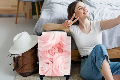 Produktbild von MuchoWow® Koffer Handgepäck Trolley Rollkoffer Kleine Reisekoffer mit 4 Rollen - Rosen - Blumen - Rosa - Cabin Size < 55x40x23 cm & 55x40x20 cm - Fotokoffer - Kabinenkoffer - Boardgepäck - Reise-Box - Reisekoffer - Reisegepäck - Koffer mit Bild - Trolley für Kinder