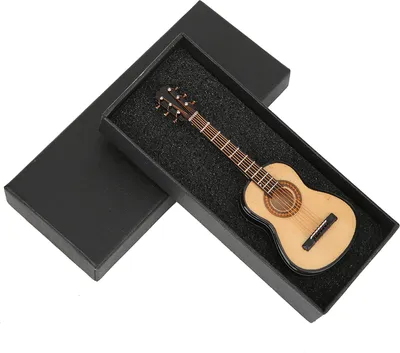 Produktbild von Basswood G Gitarrenförmiges Ornament, dreidimensionales dekoratives Kühlschrankzubehör, 10 cm