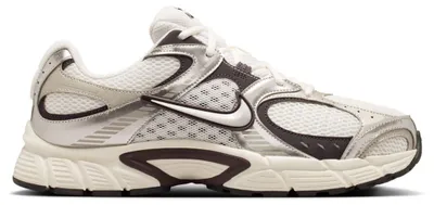 Produktbild von Nike Herren Laufschuhe V5 RNR mit leichter Schaumstoff-Mittelsohle und Energierückgabe
