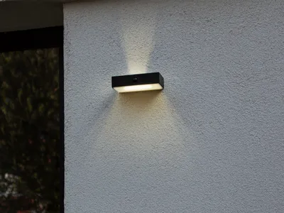 Obrázek produktu pro LED solární nástěnné světlo nahoru a dolů s detektorem pohybu