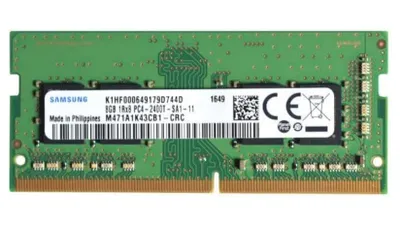A single Samsung RAM module is shown against a white background.