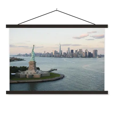 Produktbild von MuchoWow® Textilposter New York - Freiheitsstatue - Amerika 120x80 cm mit schwarzem Rahmen - Wanddeko