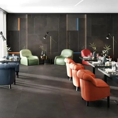 Imagen del producto de CASA39. Gres porcelánico de color sólido, gris. Dimensiones: 120x120 cm. Marcas: La Fabbrica, Ava, Korium