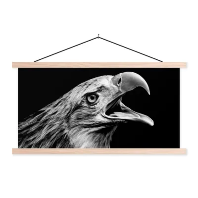 Produktbild von MuchoWow® Textilposter Adler - Porträt - Raubvögel - Schwarz - Weiß - Vogel 60x30 cm mit holzfarbenen Rahmen - Dekoration