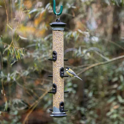 Produktbild von CJ Wildlife Futtersäule Vögel - Apollo Maxi - 8 Öffnungen - pulverbeschichtetes Metall, Graphit-Grau - Zum Aufhängen, großes Volumen, Click & Go