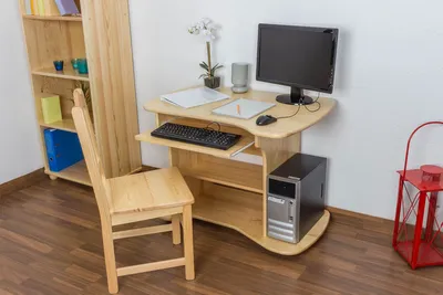Produktbild von Moderner Schreibtisch 100x60 cm Kiefer massiv natur mit Tastaturfach, PC-Platz und Rollen