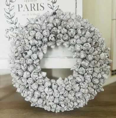 Produktbild von Shabby-weißer Kranz / Türkranz / Wandkranz mit Coco-Früchten 40 cm Durchmesser