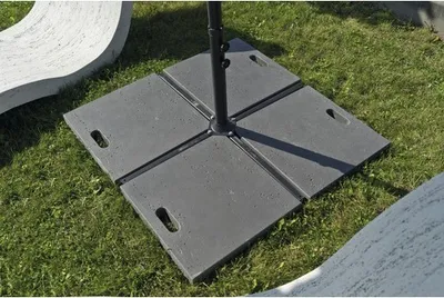 Produktbild von Beton Schirmständerplatte Travertin anthrazit mit Griff 50 cm x 50 cm x 5 cm