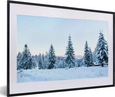 Produktbild von MuchoWow® Gerahmtes Poster Winter - Schnee - Bäume 60x40 cm - Poster mit Schwarzem Bilderrahmen Wandposter Rahmen Foto Bilder - Schlafzimmer - Plakat in Rahmen - Drucken