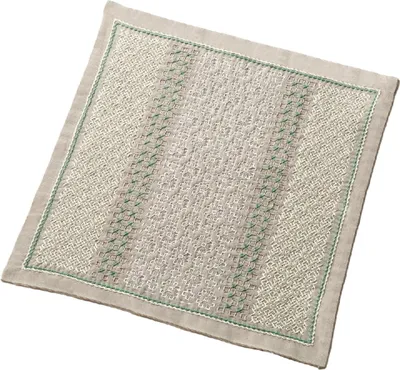 Produktbild von Olympus Hitomezashi Sashiko Stickpackung "Hana Fukin Daisy", Stoff bedruckt, 34x34cm, Original aus Japan