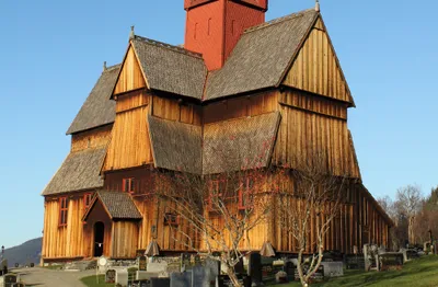 Produktbild von hansepuzzle 72102 - Stabkirche Puzzle, 500 Teile, Religion, 46,0 x 30,0cm mit hochwertiger Aufbewahrung, Kartonbox und wiederverschließbarem Beutel