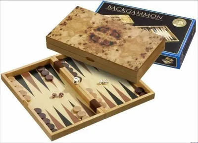 Zdjęcie produktu dla Drewniany backgammon, średni, z zamknięciem magnetycznym, dla 2 graczy