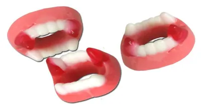 Productafbeelding van Trolli Dracula Vampiertanden, suikergoed met fruitaroma, 1000g