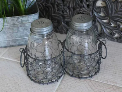 Produktbild von Chic Antique I Fil de fer Halter mit zwei Zuckerstreuern