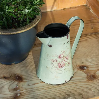 Produktbild von Vintage Blechkanne, Gießkanne , Karaffe im Landhausstil, Kanne mit Rosenmotiv