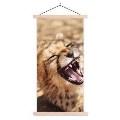 Produktbild von MuchoWow® Textilposter Gepard - Tier - Nahaufnahme 60x120 cm mit holzfarbenen Rahmen - Holz