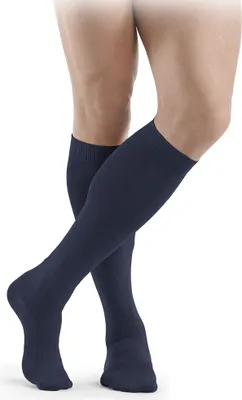 Produktbild von Sigvaris TRAVENO AD Reise-Stützstrümpfe Trikotbund Größe: 6, Farbe: marine