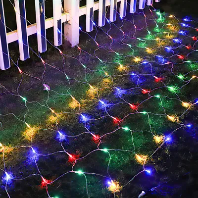 Produktbild von Bettizia LED Lichternetz 2x2M Bunt Lichterkette Weihnachtsbeleuchtung Lichtervorhang Innen Deko 8 Modi 200 LEDs