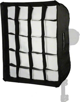 Produktbild von Walimex pro Softbox PLUS 40 x 50 cm - 360° drehbar, schneller Aufbau, inkl. Diffusoren, Grid & Transporttasche - passend für Produkt-, Beauty- & Peoplefotografie