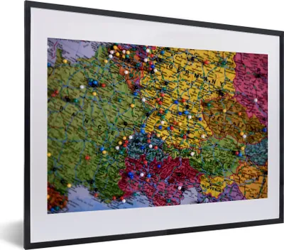 Produktbild von MuchoWow® MuchoWow® Gerahmtes Poster Karte - Europa - Pin 40x30 cm - Poster mit zchwarzem Bilderrahmen - Bilderrahmen - Poster im Rahmen