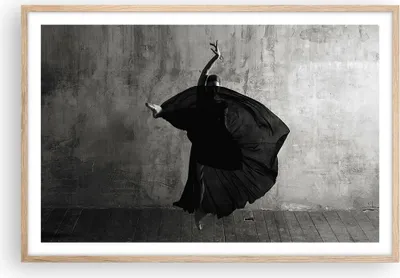 Produktbild von Gerahmtes Poster - Rahmen in heller Eiche - Tanz Schwarz Kleid - 91,5x61 cm - Wand Bild - Wanddeko - Wandbilder - Kunstposter - Wandposter - Bilderrahmen - Bilder - Kunstdruck - P2NAA91x61-4536