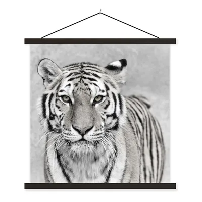 Produktbild von MuchoWow® Textilposter Tiger - Natur - Schwarz - Weiß 60x60 cm mit schwarzem Rahmen - Posteraufhänger