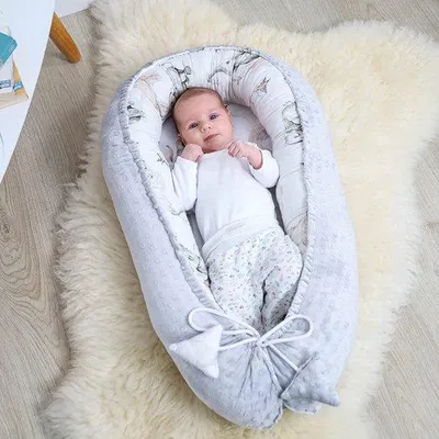 Productafbeelding van Babykussen met rand, 100% katoen, antiallergisch, geschikt voor reisbedjes
