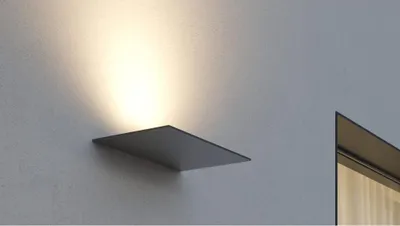 Obrázok produktu pre Mini Pla Corten - 20W LED nástenné svietidlo s prepínačom CCT 2700K/3200K/4000K hliník, nástenné svietidlo - Beneito & Faure