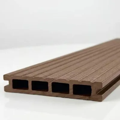 Produktbild von Terrassendielen WPC Handmuster WoodoRhodos Muster Braun | Vorlage einer WPC Hohlkammerdiele | Holzoptik für Terrasse & Balkon