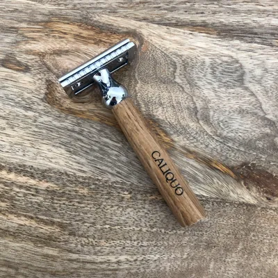 Image de Rasoir de sureté avec manche en chêne
